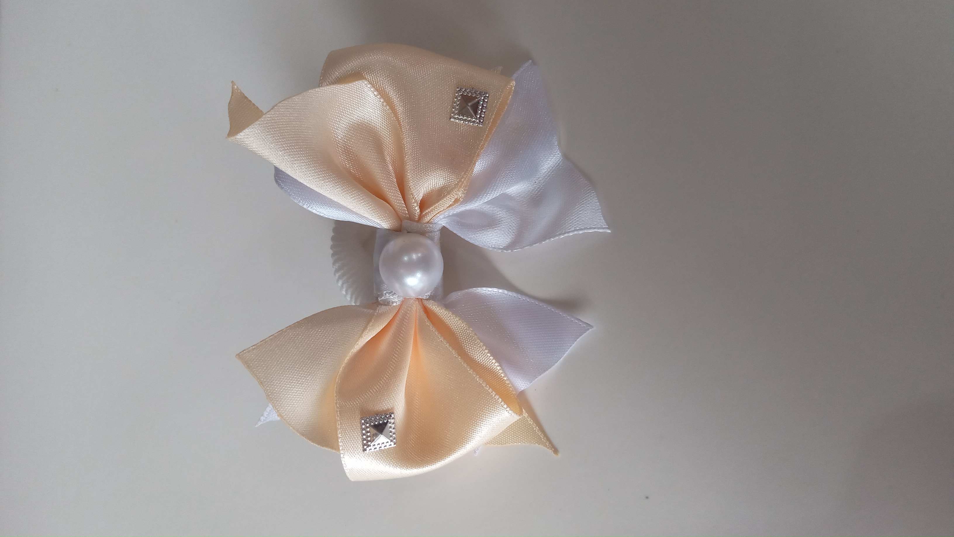 Laço de cabelo creme com branco